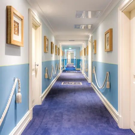 Отель Grand Bristol Resort, By R Collection Рапалло