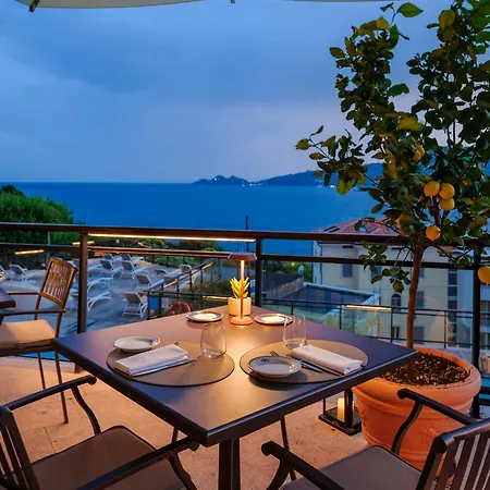 酒店 Grand Bristol Resort, By R Collection 5*