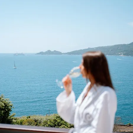 Отель Grand Bristol Resort, By R Collection Рапалло