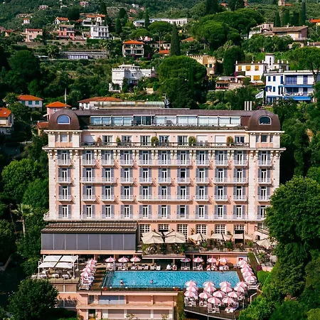 Grand Bristol Resort, By R Collection ホテル