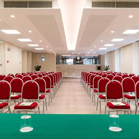 Отель Grand Bristol Resort, By R Collection Рапалло