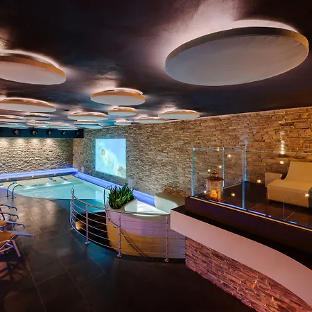 Grand Bristol Resort, By R Collection ホテル 5*