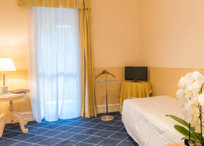 מלון Grand Bristol Resort, By R Collection 5*