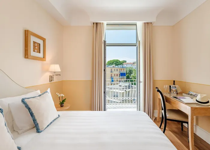 מלון Grand Bristol Resort, By R Collection