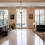 Grand Bristol Resort, By R Collection ラッパロ