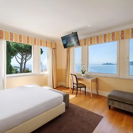 Hotel Grand Bristol Resort, By R Collection 5*